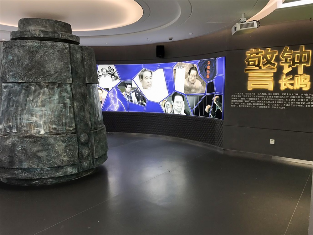 如何通過紅色展館設(shè)計(jì)突出黨的先進(jìn)性對(duì)國家和人民的貢獻(xiàn)？