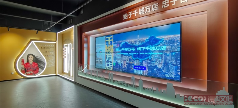 如何利用展覽館設(shè)計(jì)來(lái)展示創(chuàng)新設(shè)計(jì)和藝術(shù)品的價(jià)值和意義？
